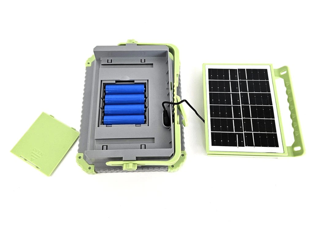 Solarni reflektor sa odvojenim panelom